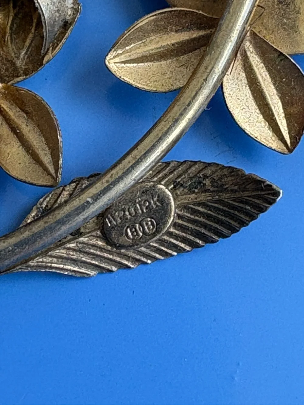 Vintage gold vermeil flower pin/brooch